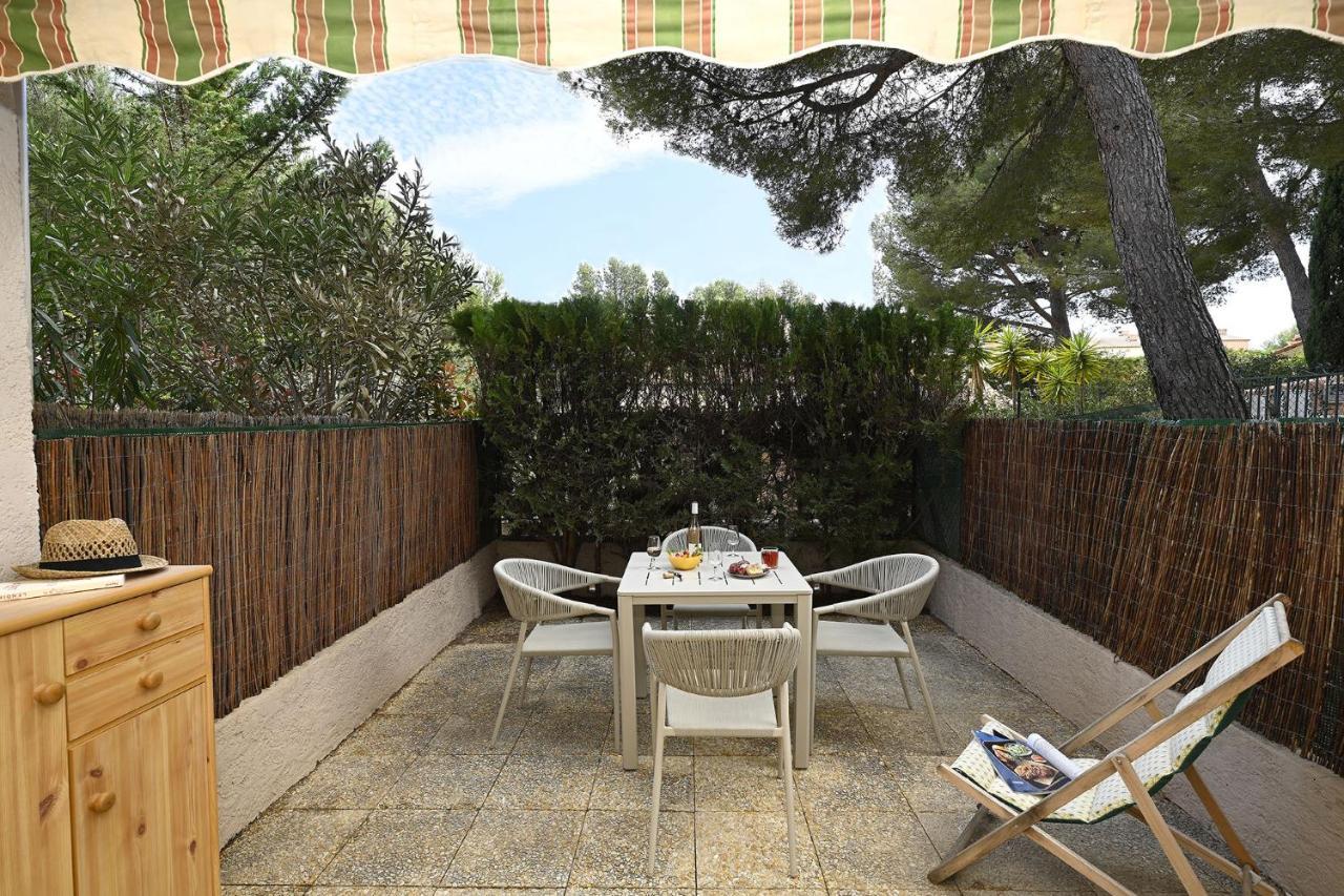 Charmant Studio 2A4 Pers Avec Jardin Et Place De Parking Situe A 5 Min A Pied De La Mer Bandol Exterior foto