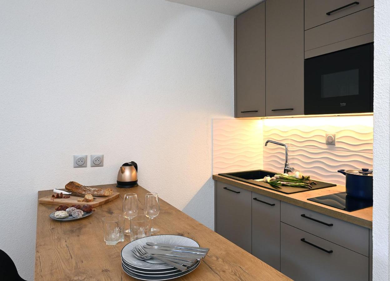 Charmant Studio 2A4 Pers Avec Jardin Et Place De Parking Situe A 5 Min A Pied De La Mer Bandol Exterior foto