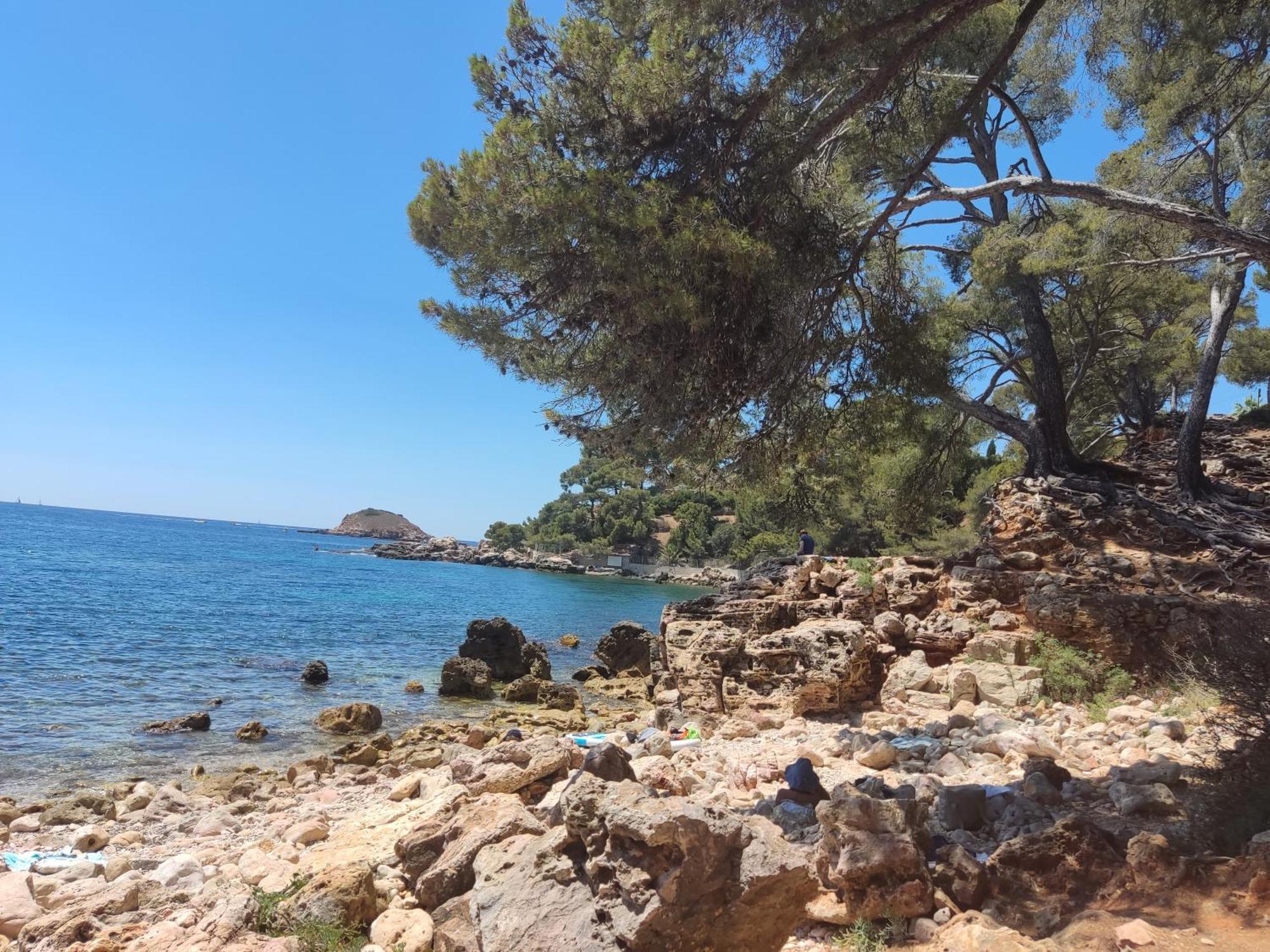 Charmant Studio 2A4 Pers Avec Jardin Et Place De Parking Situe A 5 Min A Pied De La Mer Bandol Exterior foto